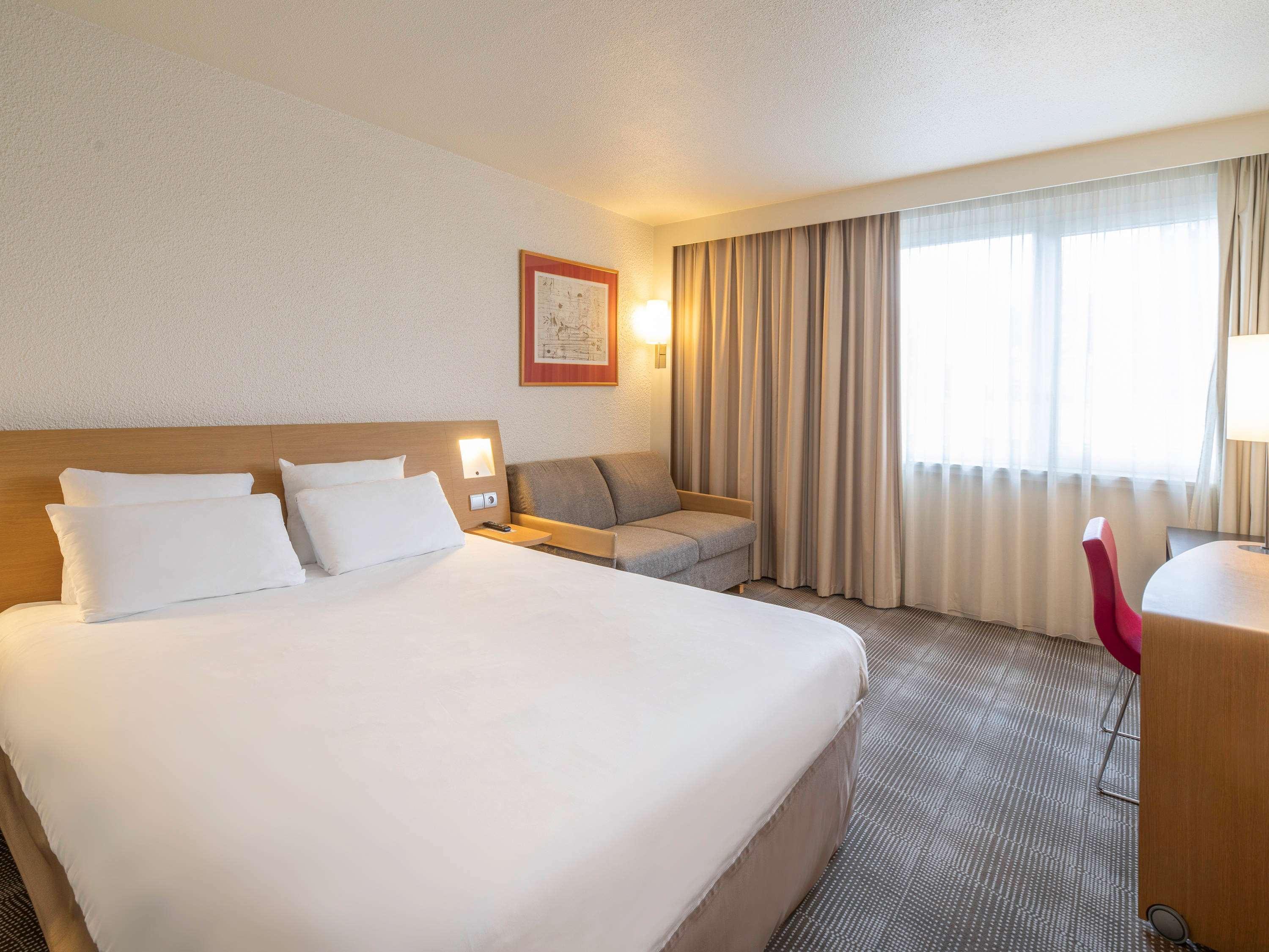 Novotel Geneve Aeroport France Ферни-Волтер Екстериор снимка