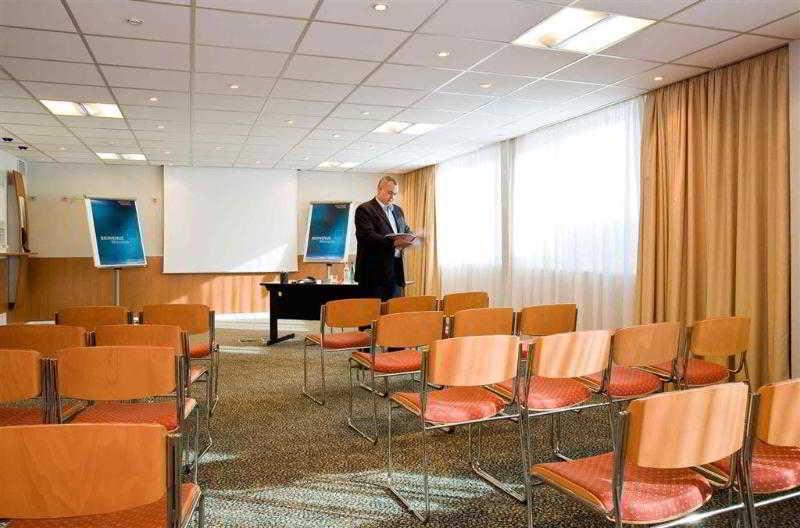 Novotel Geneve Aeroport France Ферни-Волтер Екстериор снимка